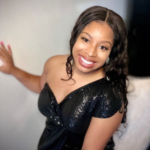 Meet your Posher, Danai